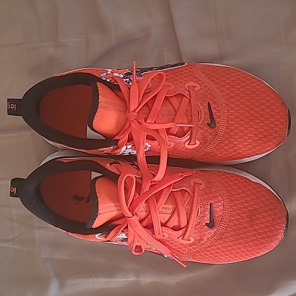 Running shoes - Picture 2 of 8
